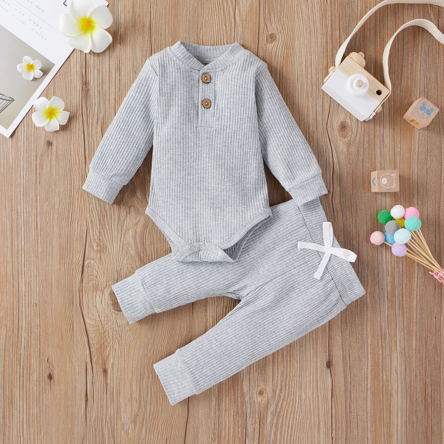 Mini Mode – Bekvämt klänningsset för baby