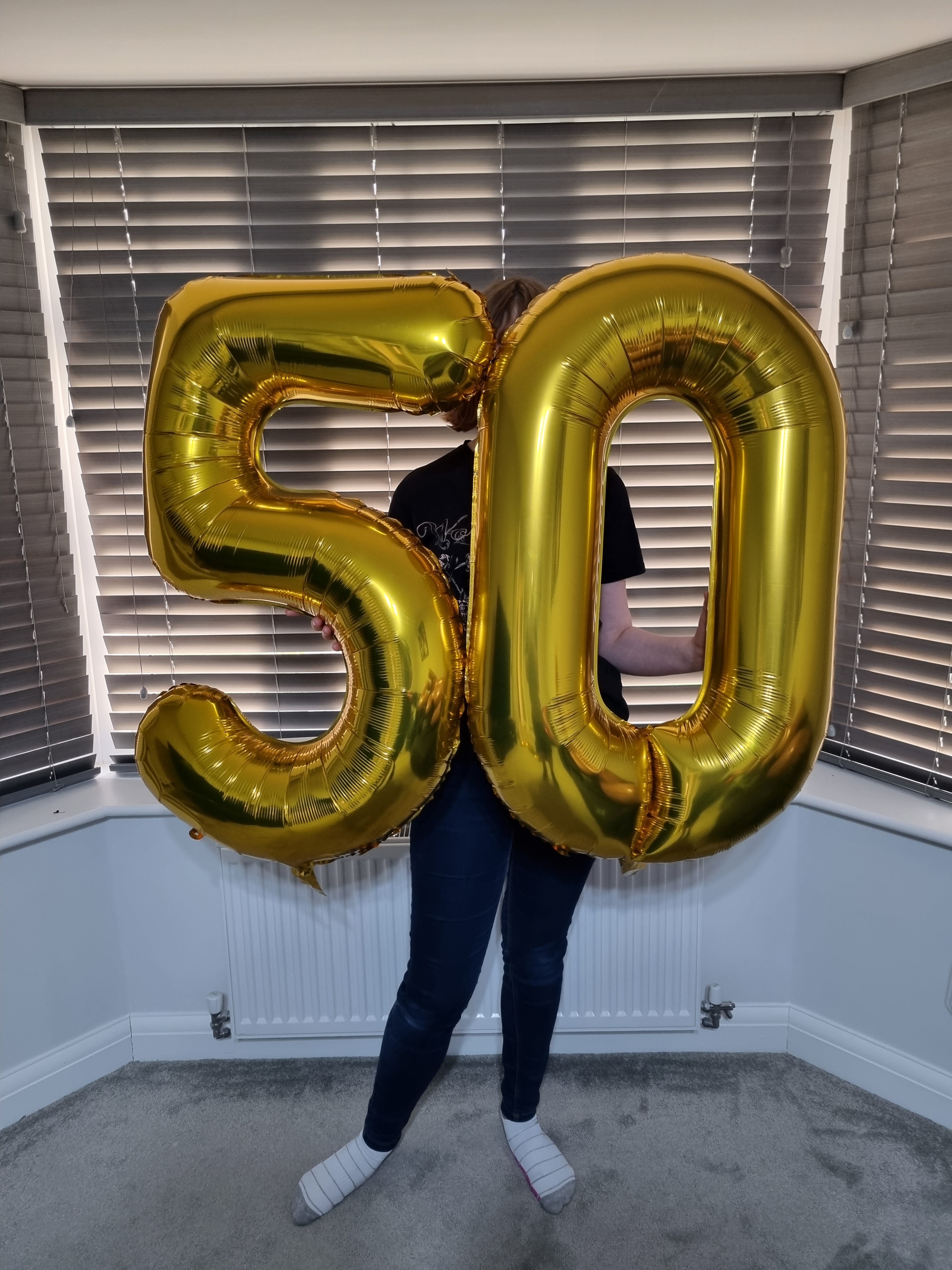 100 cm silverfärgade sifferballonger (0–9) för födelsedagar, fester och jubileer. Stora uppblåsbara folieballonger. 🎈