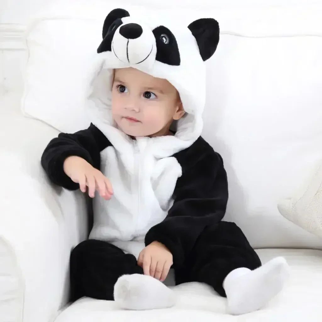 Mini Fashion™ – Djurens drömland – Onesie med djurmotiv för barn