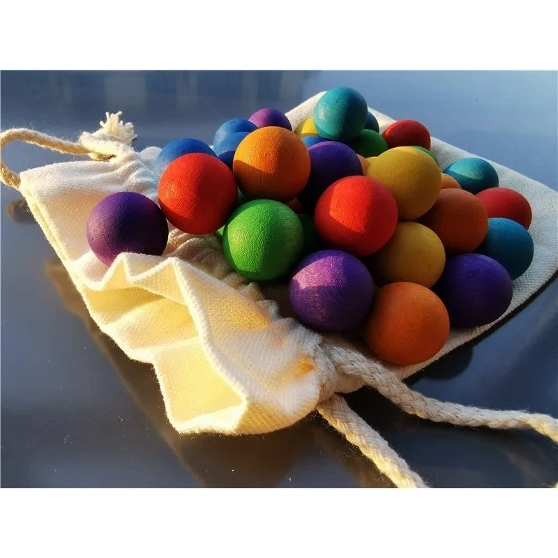 Rainbow Balls – Träkulor i Regnbågsfärger