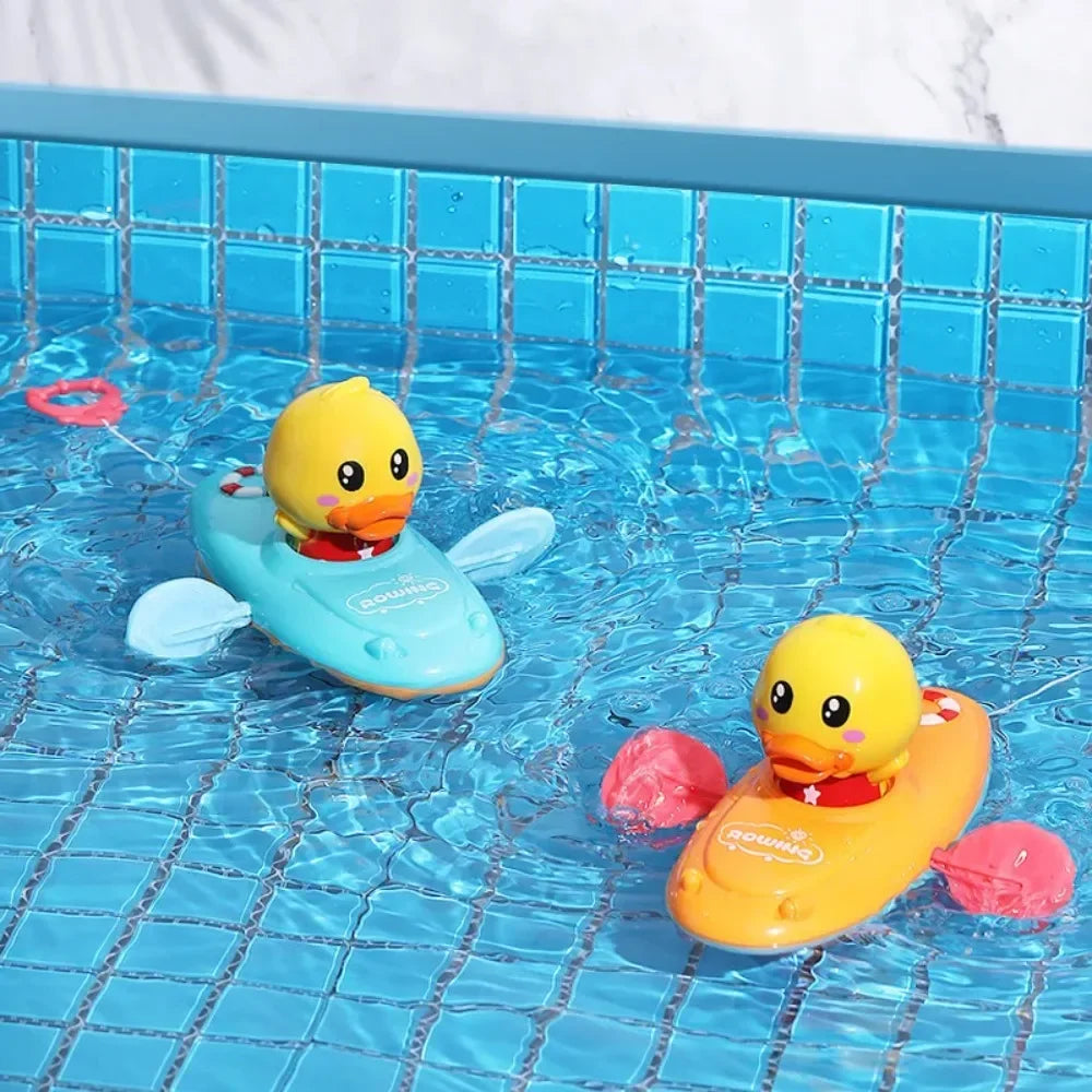 Liten Anka Swim – Plaskande badkompis - Roddande gummianka