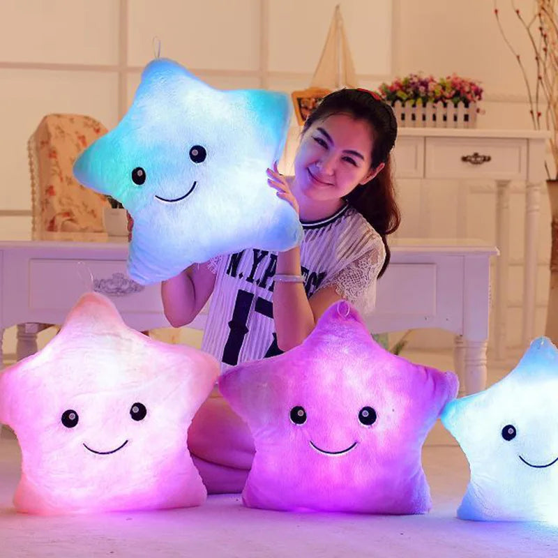Glow Star Pillow – Stjärnglädje i sängen - självlysande gosedjurskudde