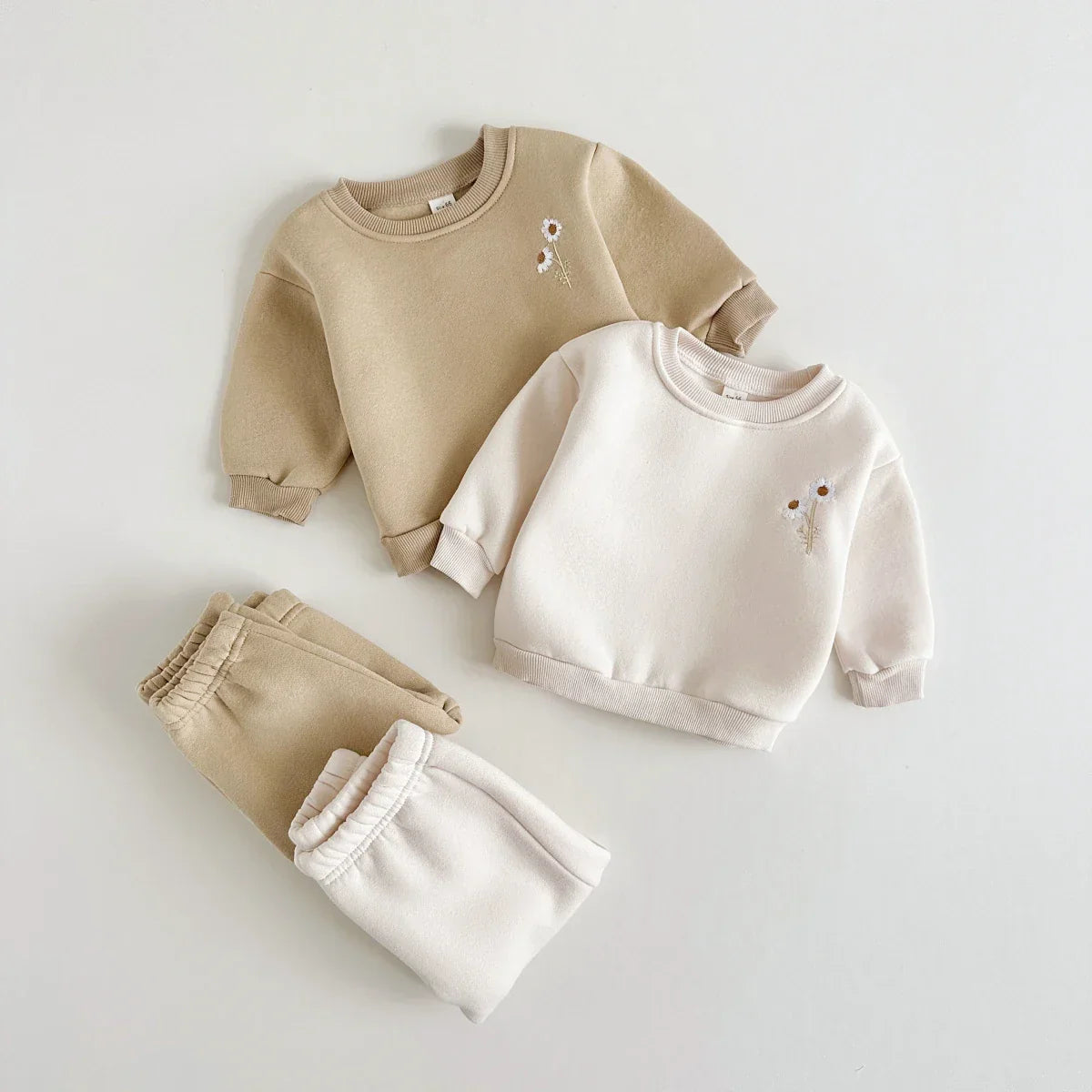 Mini Mode - Varm & Bekväm - Träningdräkt med blommigt broderi