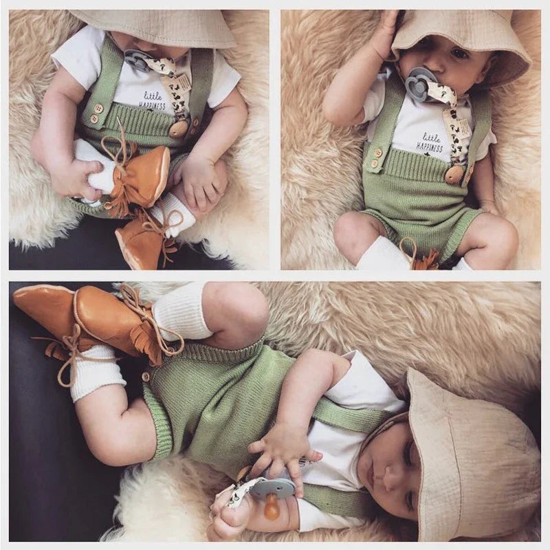 Mini Mode - Söt stickad babybodySöt stickad babybody